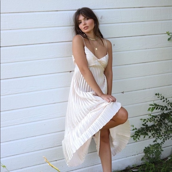 Meet your Posher, Lauren - Picture 7 of 8